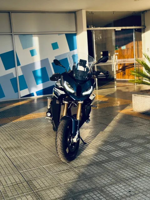 BMW S1000XR 2025 - vista 2