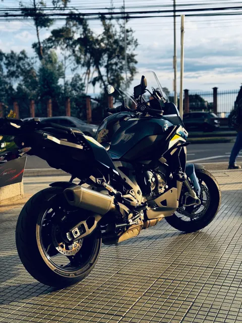 BMW S1000XR 2025 - vista 3