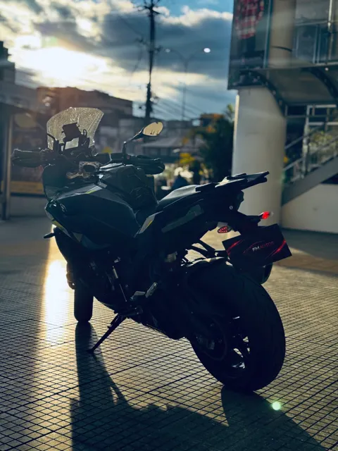 BMW S1000XR 2025 - vista 4