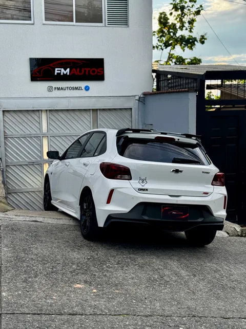 Chevrolet Onix 2021 - vista 4