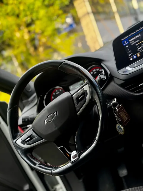 Chevrolet Onix 2021 - vista 8
