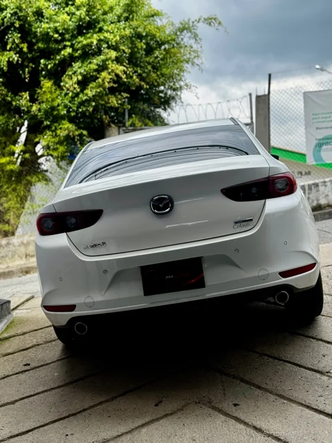 Mazda 3 2024 - vista 4