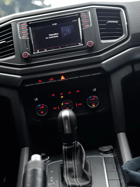 Volkswagen Amarok 2022 - vista 8